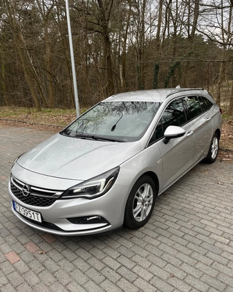 Opel Astra cena 44800 przebieg: 147300, rok produkcji 2018 z Góra małe 326